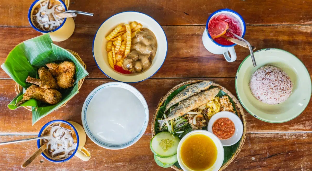Image credit: Google MyBusiness Wang Jun Seng, Sunset Bar Kota Kinabalu